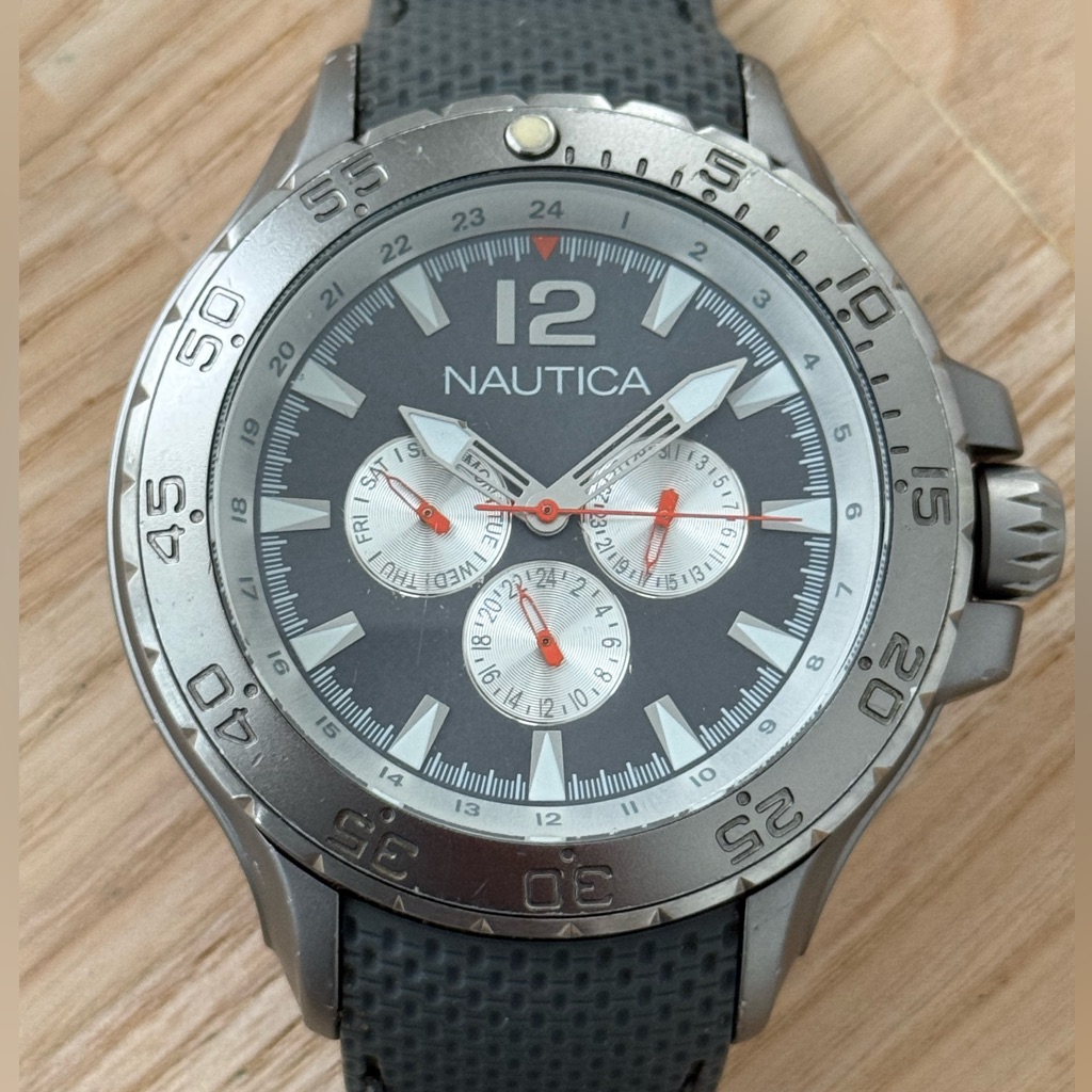 Nautica Aluminum ChronographStyle Dial Watch Gray Dial Silicone Strap Date Dial